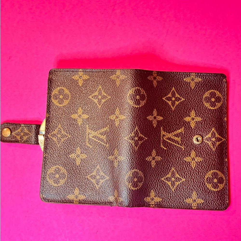 Louis Vuitton Monogram the Kisslock bifold wallet - Picture 6 of 14